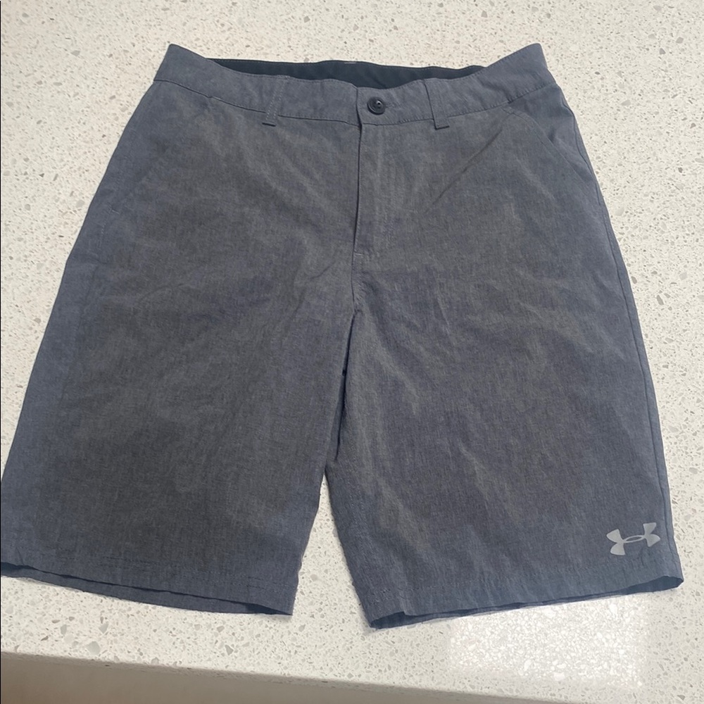 Under Armour Gray Athletic Shorts Lightweight Versatile Design